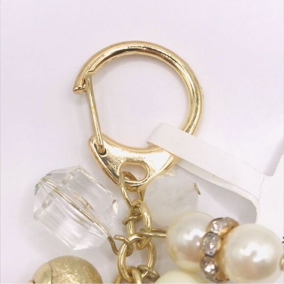 Gold Chic Initial C Keychain Car Accessory - Picture 4 of 7